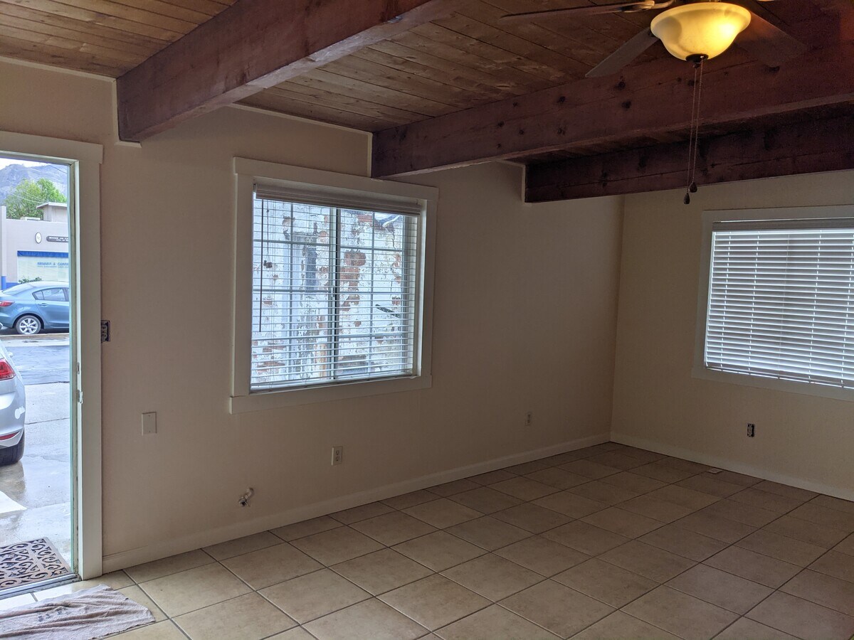 Photo - 505 E Main St