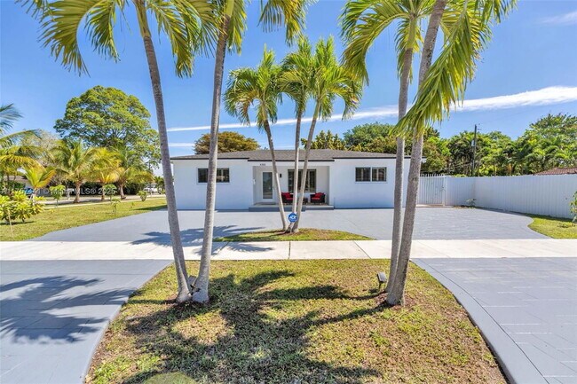 Photo - 4301 SW 85th Ave Casa