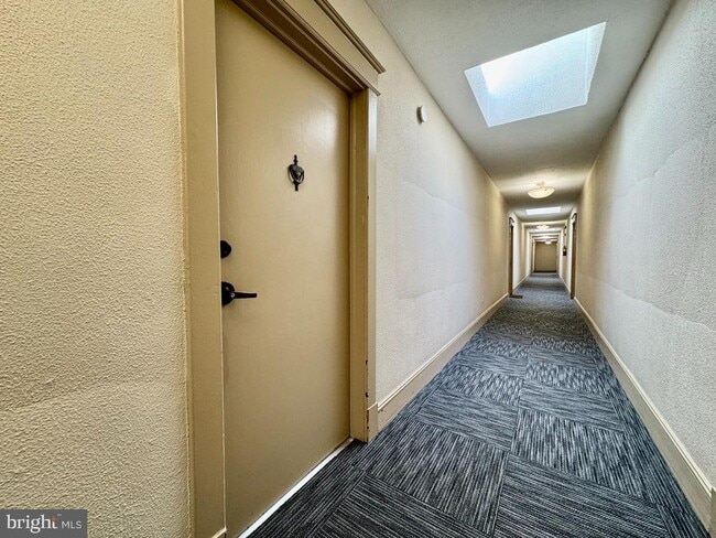 Building Photo - 3024 Wisconsin Ave NW Unit 207