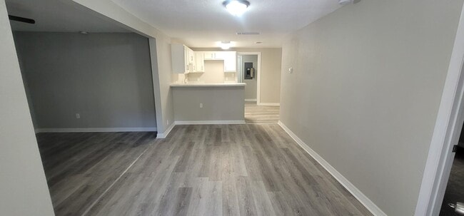 Photo - 1550 W 32nd St