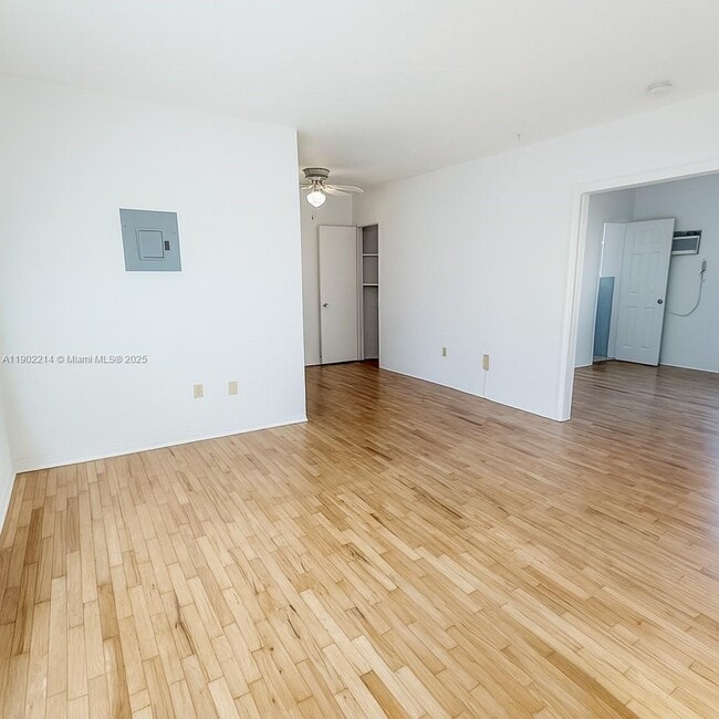 Photo - 212 Phoenetia Ave Unidad 9