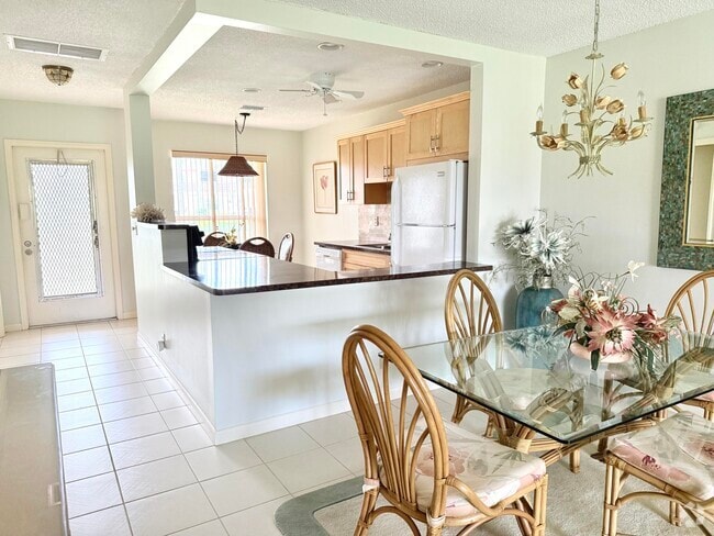 Building Photo - 1661 NW 20th Ave Unit 61/B Rental