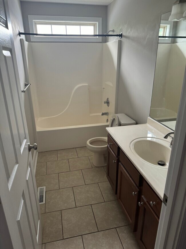 Photo - 109 Turnberry Dr