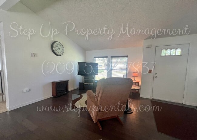 Photo - Charming 3 Bedroom Willow Springs Retreat Near Lake, Park & Clubhouse with Solar!