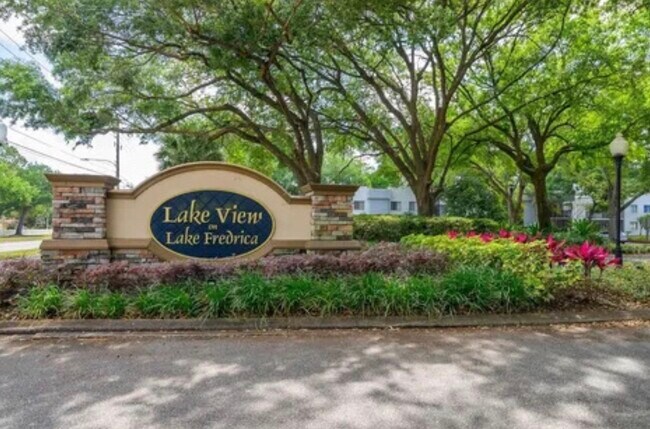 Photo - 2650 Oak Park Way Unidad Condo