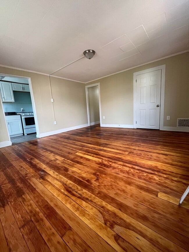 Photo - Gorgeous 1-bedroom, Second floor! Apartmen... Unit #7