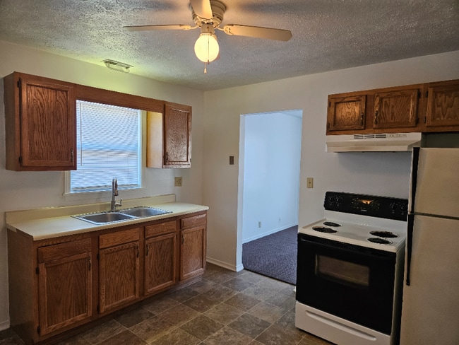 Photo - 2124 W Jackson St Unit 2124 back apt