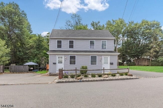 Building Photo - 56 Hance St