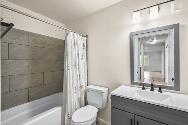 Building Photo - 12040 Bridgeport Way SW