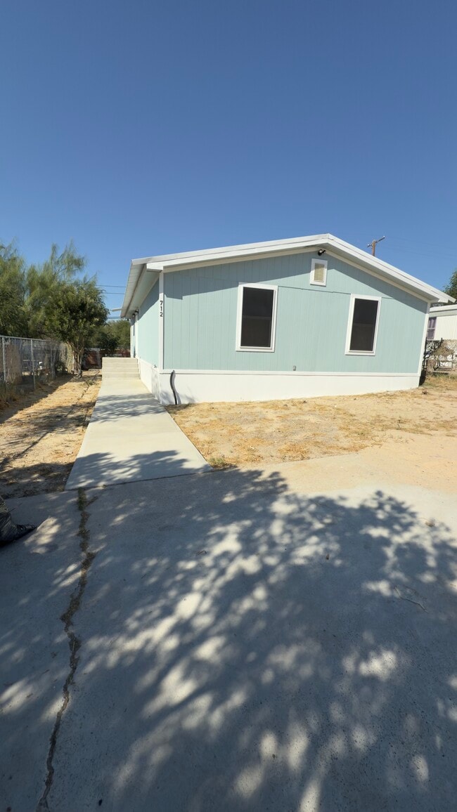 Building Photo - 712 Independence Dr Rental