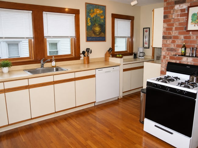 42 Garrison Ave Unit 1