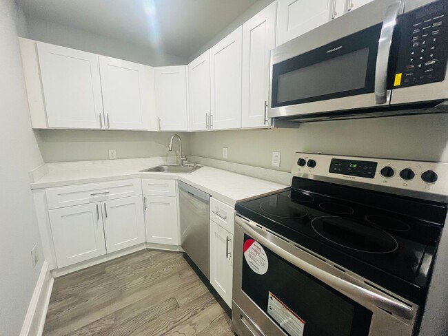 Photo - 1055 Walnut St Unit C