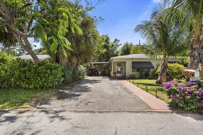 Photo - 3032 Stanford Rd