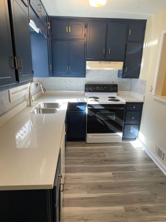 Photo - 4912 Valley Dale Ct