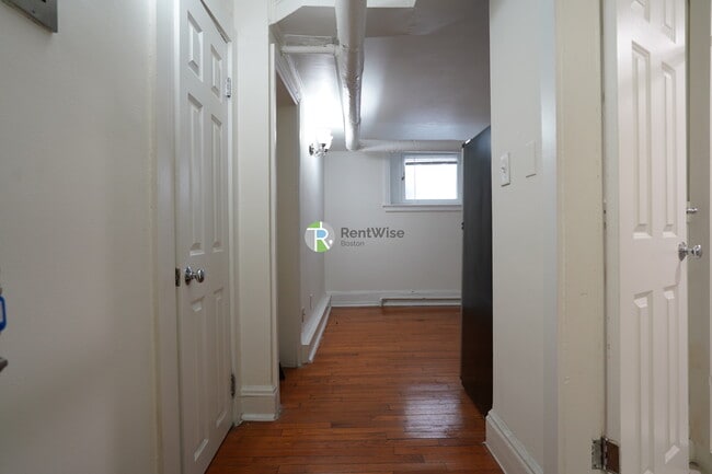 Building Photo - 86 Charles St Rental