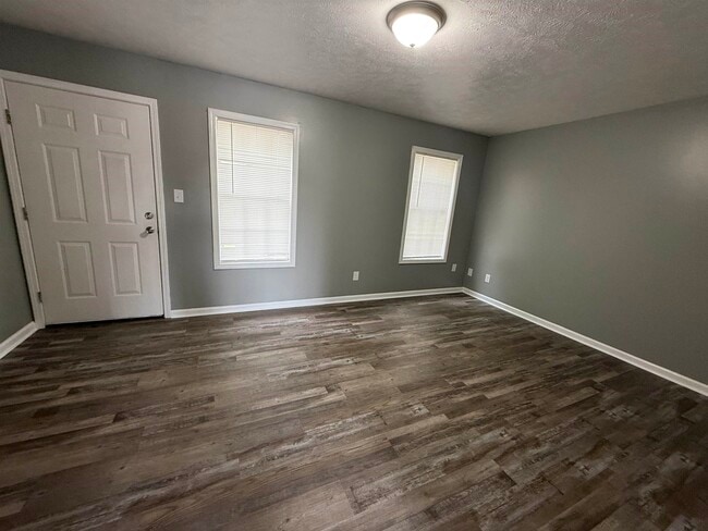 Photo - 163 Thomas St