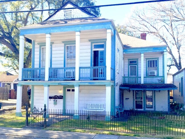 Building Photo - 1800 Dante St Unit 203