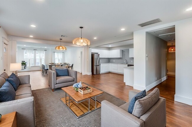 Building Photo - 1218 Ranier St Rental