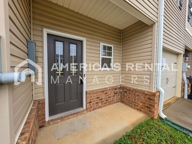 Photo - Modern Living in The Heights!