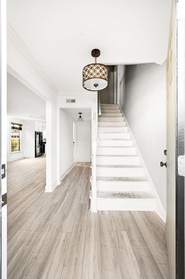 Photo - Awesome 4BR/3BA end-unit townhouse in the desirable River Plantation neighborhood!