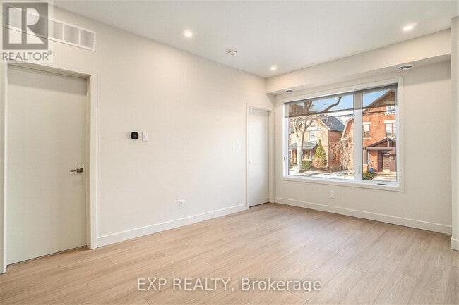 Photo - 158 Laval St Unité 7