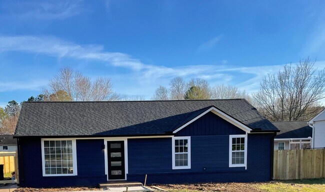 Photo - 116 Grenadier Dr House