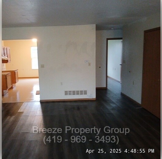 Photo - 1863 N Erie St