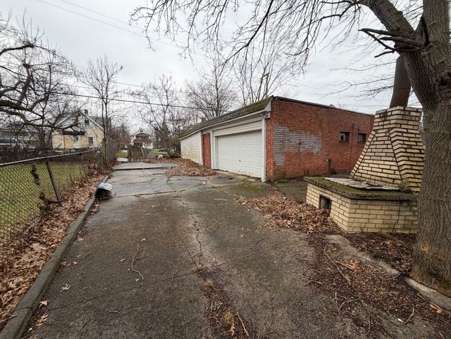 Photo - 3611 E 147th St Unit 3