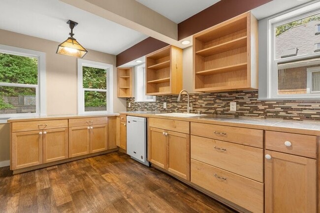 Photo - 4927 S Corbett Ave