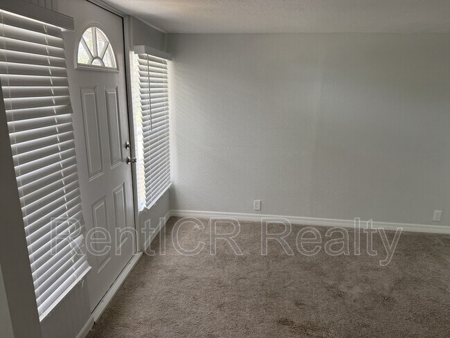 Photo - 245 Lake Tarpon Dr