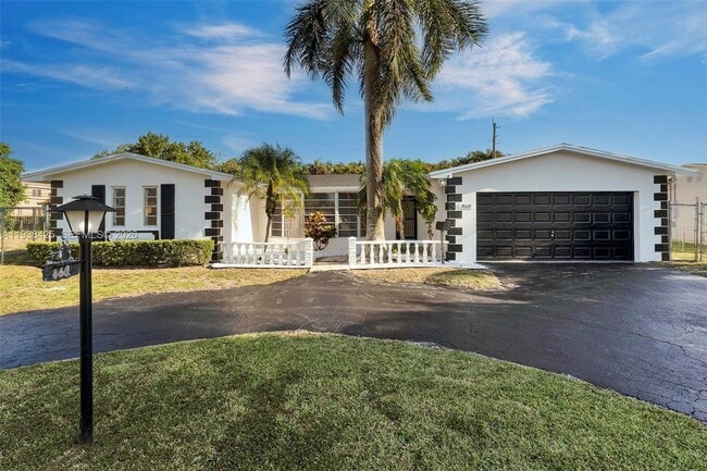 Photo - 860 NW 207th St