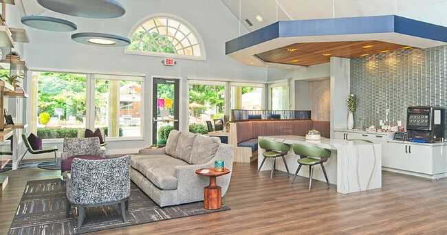 Photo - Creekside at Matthews Apartments