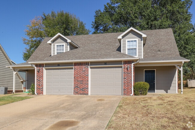 Photo - Hamilton Crossing Apartments