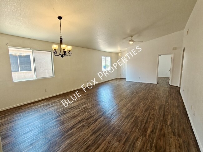 Photo - 3117 S Nastar Dr