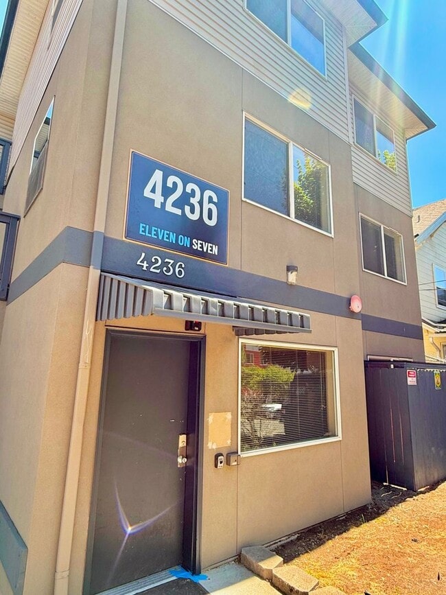 Photo - 4236 7th Ave NE Unit 11