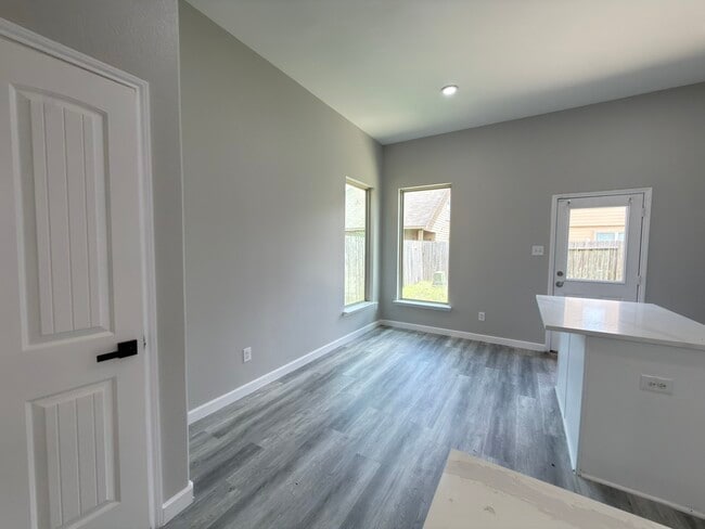 Photo - 9413 Savannah Holly Dr