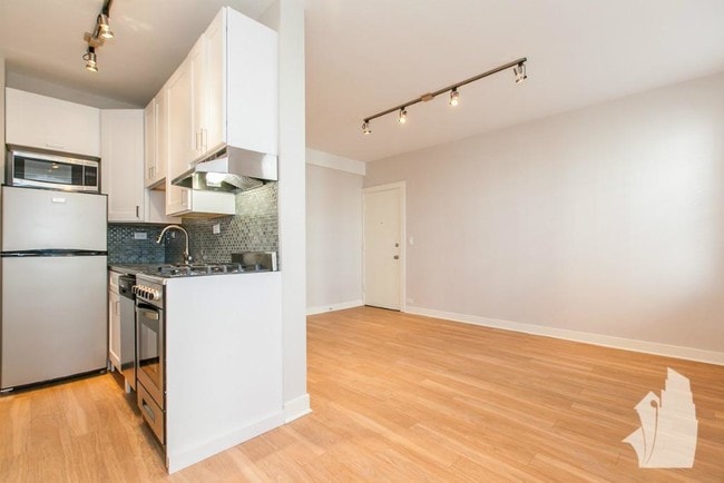 1 bedroom in Chicago IL 60657 - 1 bedroom in Chicago IL 60657 Condo Unit 42