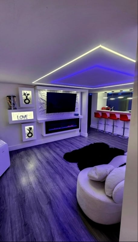 Building Photo - 107 Summer St