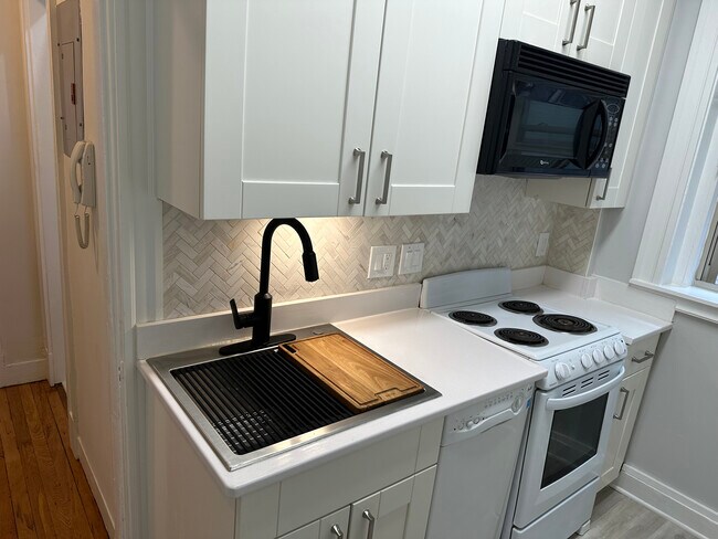 Photo - 1673 Commonwealth Ave