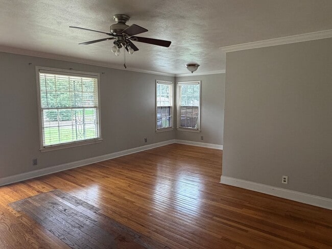 Photo - 180 Southfield Rd