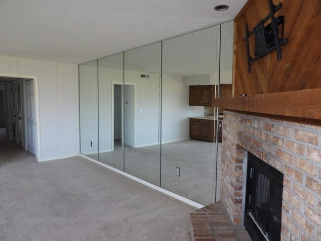 4230 Pinehurst Cir