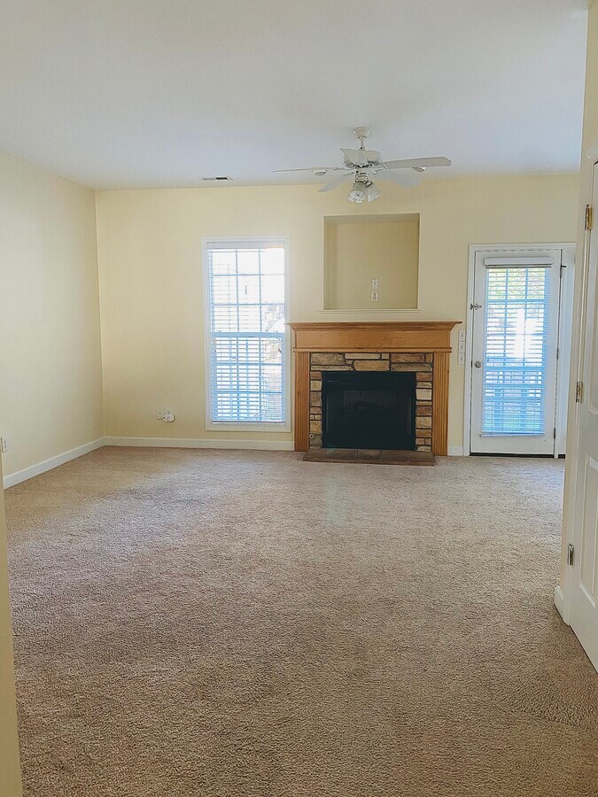 Photo - 307 Sugar Maple Ave