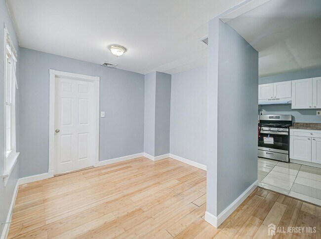 Photo - 314 Seaman St Unit 2