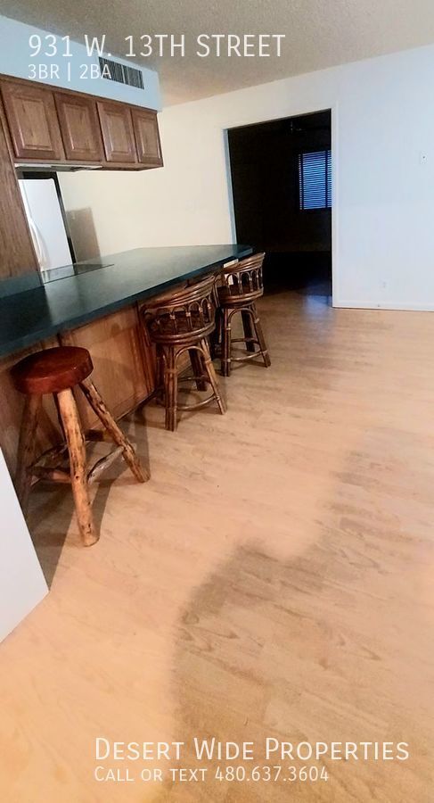 Photo - 931 W 13th St