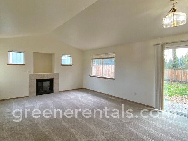 Photo - 3BR 2BA Townhouse Located off Steilacoom Rd