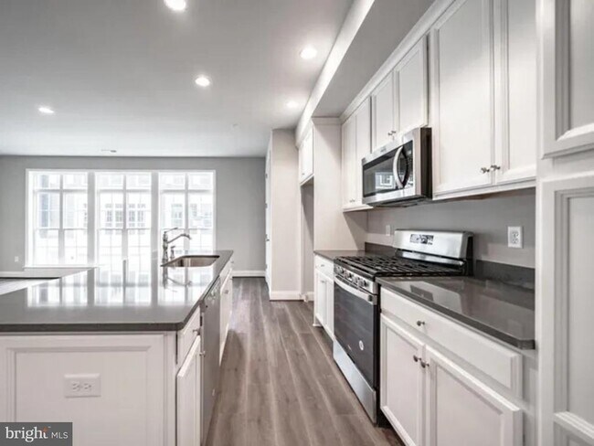 3116 Detweiler Ln