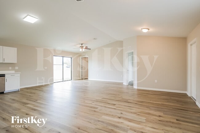 Photo - 3008 45th St SW