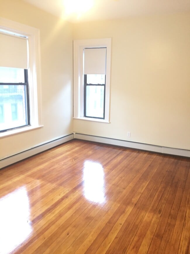 Photo - 869 Beacon St Unit 3