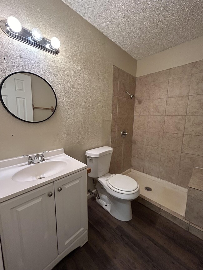 3305 E Cornell St