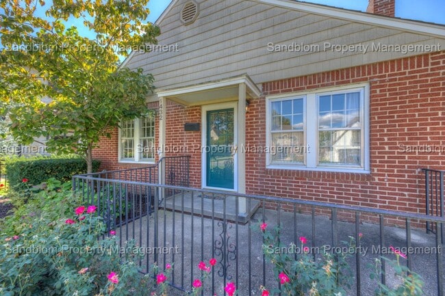 Photo - For Lease | Brookside | $1800 Rent | Available now!